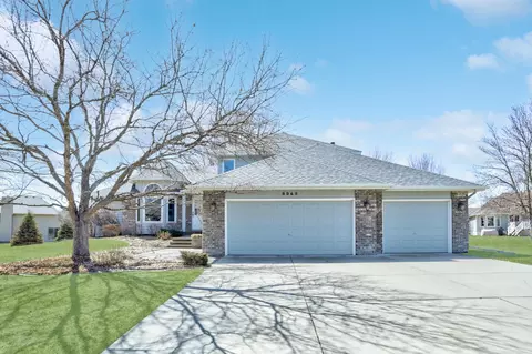 8949 Cambridge Ct, Brooklyn Park, MN 55443