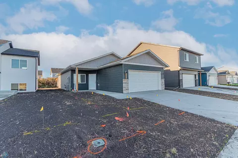6736 66th Ave S, Horace, ND 58047