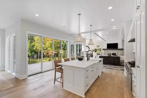 Kitchen - 20395 Park Pl, Deephaven, MN 55331 photo 2 of 3