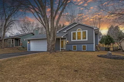 6684 Amherst Ln, Eden Prairie, MN 55346