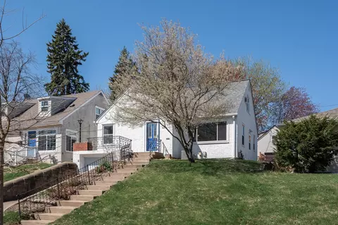 635 Warwick St, Saint Paul, MN 55116