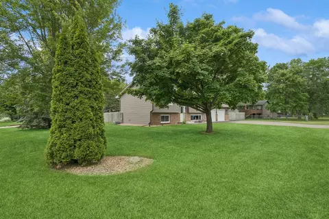 10309 Parkview Ln, Champlin, MN 55316 photo 3