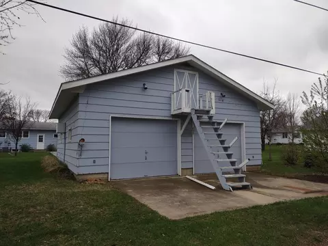 Exterior - 122 E 10th St, Madison, MN 56256 photo 5 of 5