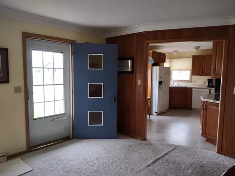 Entry Way - 122 E 10th St, Madison, MN 56256 photo 1 of 1
