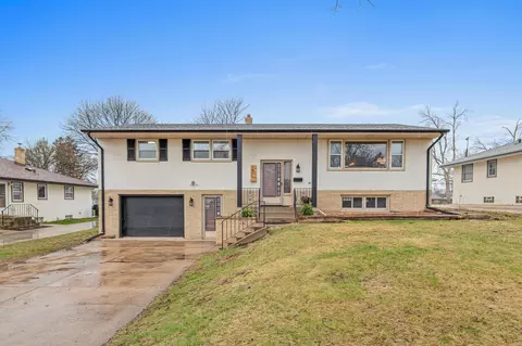 1471 Etna St, Saint Paul, MN 55106
