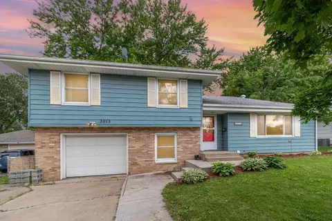 3013 Aquila Ave N, Crystal, MN 55427