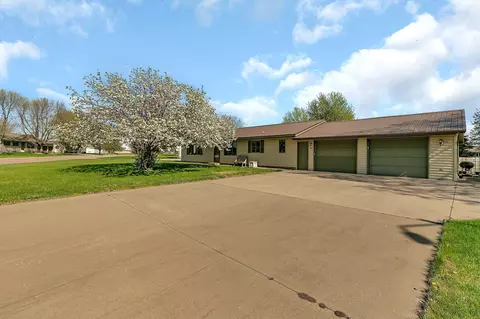 180 Meadowlark Ln SW, Melrose, MN 56352