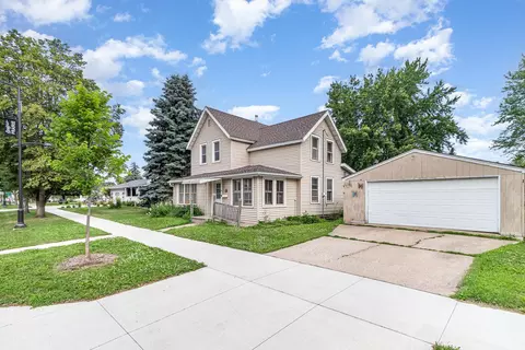 316 E Main St, Belle Plaine, MN 56011