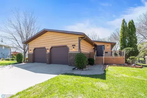 3321 Village Green Dr, Moorhead, MN 56560