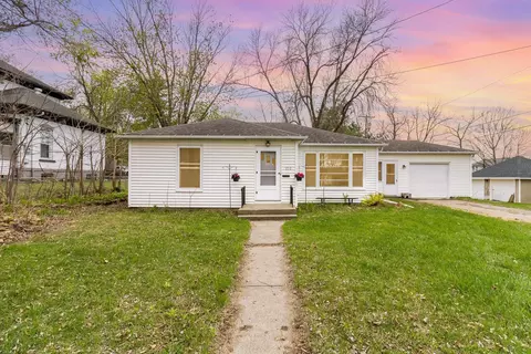 210 Davis St, Le Sueur, MN 56058
