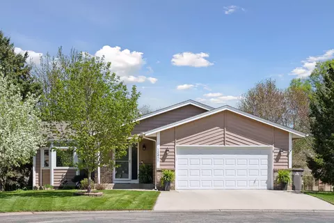 13677 Glenhurst Ave, Savage, MN 55378