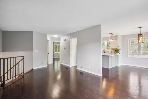 1112 Gabbert Cir, Eagan, MN 55123 photo 6