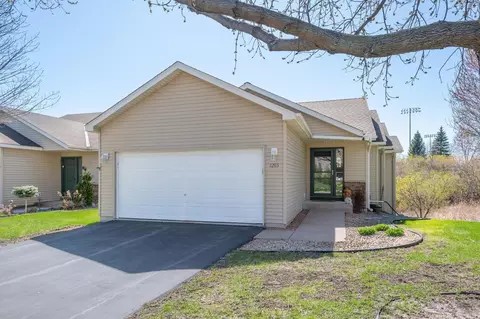 1265 Langewood Dr, Minnetrista, MN 55364