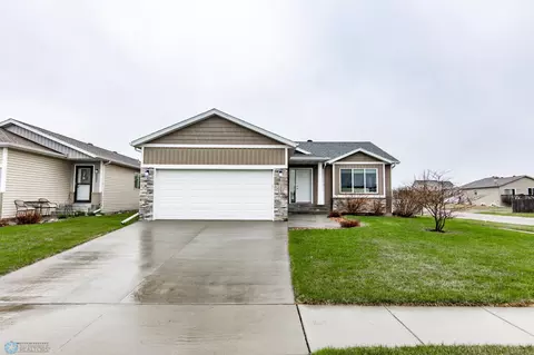 5505 38th Ave S, Fargo, ND 58104