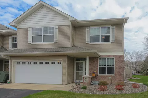 1509 Independence Dr #806, Northfield, MN 55057