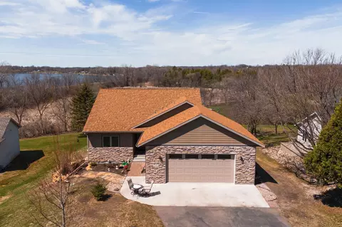 1008 Ruby St NW, Alexandria, MN 56308