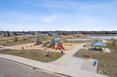 7245 Eagle Pointe Dr S, Fargo, ND 58104 photo 34