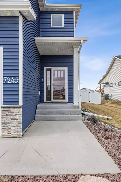 7245 Eagle Pointe Dr S, Fargo, ND 58104 photo 8