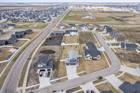 7245 Eagle Pointe Dr S, Fargo, ND 58104 photo 30