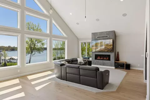 1929 Fagerness Point Rd, Wayzata, MN 55391