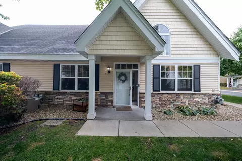 348 W 84th St, Bloomington, MN 55420