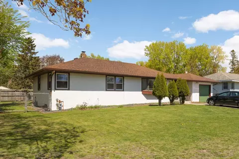1485 Viking Dr E, Maplewood, MN 55109