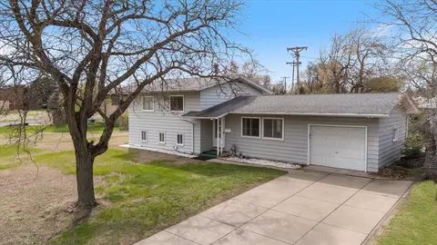 6223 Brooklyn Dr, Brooklyn Center, MN 55430