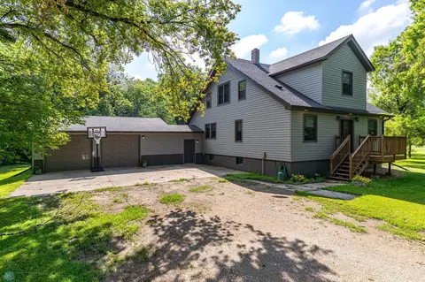 899 Eagle Ave, Reynolds, ND 58275