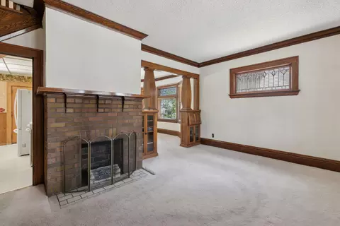 945 Sherburne Ave, Saint Paul, MN 55104