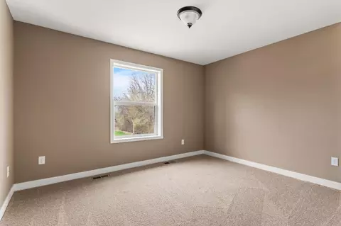 Bedroom - 7387 Old Mill Rd, Centerville, MN 55038 photo 5 of 9