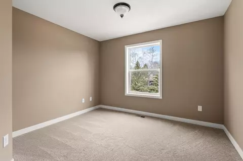 Bedroom - 7387 Old Mill Rd, Centerville, MN 55038 photo 7 of 9