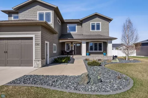 7387 Eagle Pointe Dr S, Fargo, ND 58104 photo 3