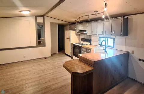 Kitchen - 102 2nd St N, Fairmount, ND 58030 photo 1 of 2