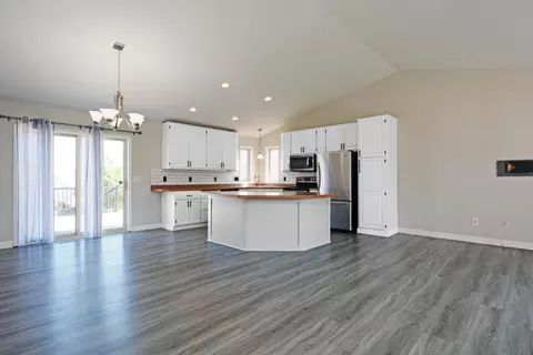 3825 Hayward Ct S, Monticello, MN 55362