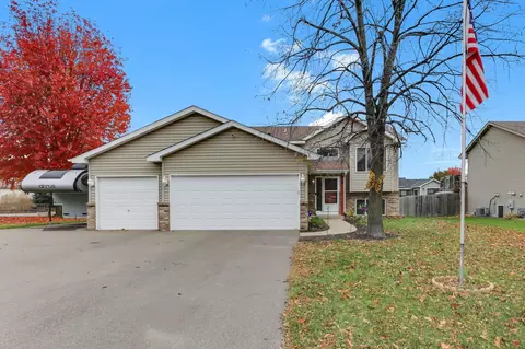 310 Flintwood St SW, Isanti, MN 55040