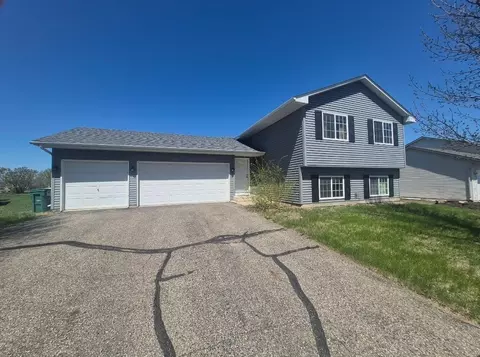 205 6th St, Green Isle, MN 55338