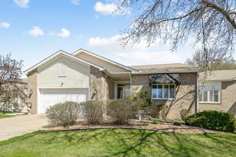 786 Monet Ct, Mendota Heights, MN 55120