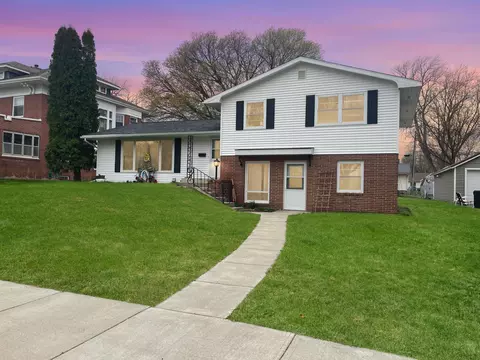 214 Burns Ave, Springfield, MN 56087