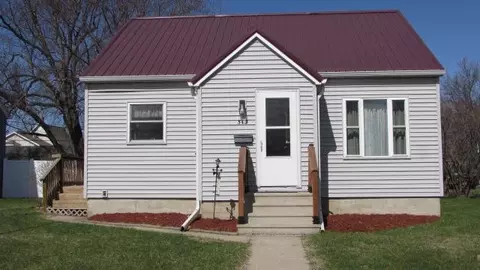 317 10th St N, Benson, MN 56215