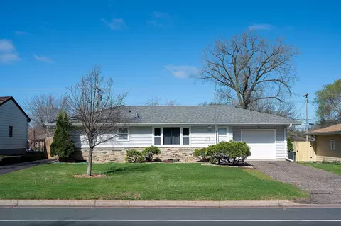 5850 7th St NE, Fridley, MN 55432