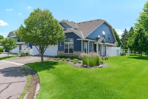 428 Hickory Ln N, Oakdale, MN 55128
