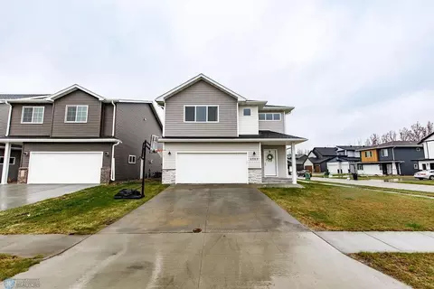 6063 8th St W, West Fargo, ND 58078