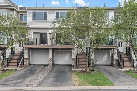 2195 Eagle Trace Ln, Woodbury, MN 55129