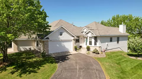 16305 Crystal Hills Cir, Lakeville, MN 55044