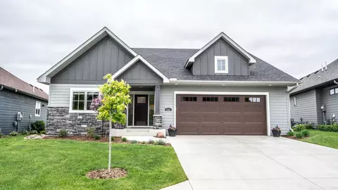 2012 Ontario Dr, Northfield, MN 55057