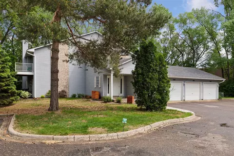 2509 Innsbruck Trl, New Brighton, MN 55112