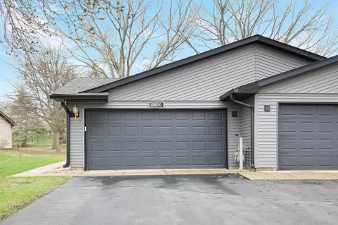 8800 134th St W, Apple Valley, MN 55124