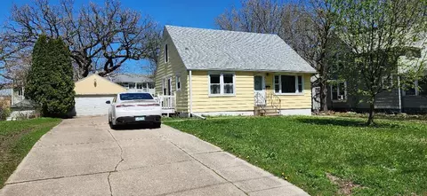 211 E 2nd St, Albert Lea, MN 56007