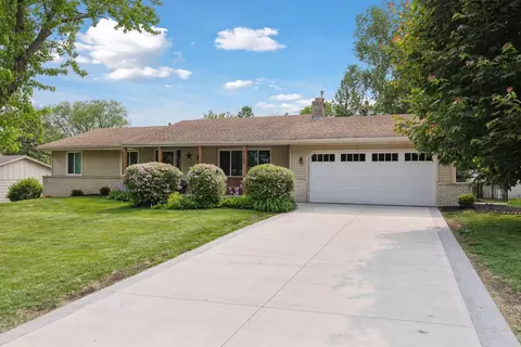 11130 Carver Ct, Burnsville, MN 55337