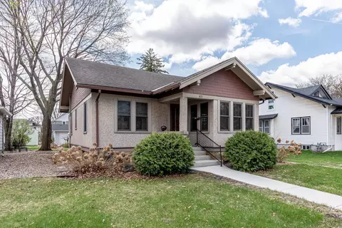 621 Grant Ave, North Mankato, MN 56003